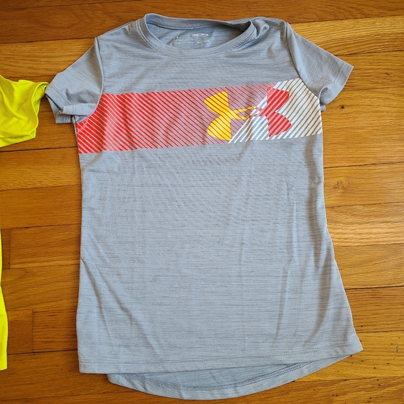 1 Rebook and 1 Under Armour Active shirt 👕 - Picture 10 of 10